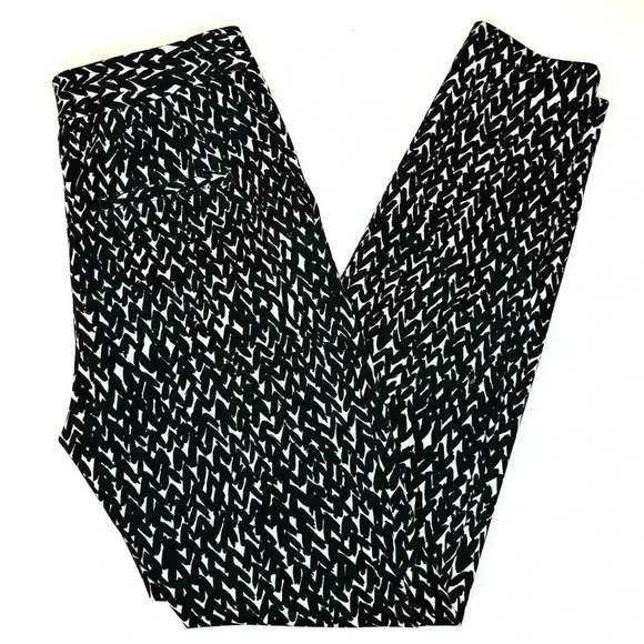 Express Womens Columnist Trouser - Size 0R Black and white abstract print - Picture 6 of 7